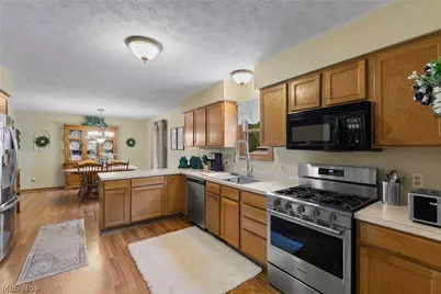 1972 Springfield Lake Boulevard, Akron, OH 44312 - Photo 12