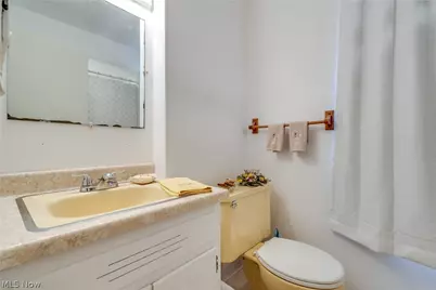 584 N Hawkins Avenue, Akron, OH 44313 - Photo 22