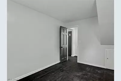 19392 Renwood Avenue, Euclid, OH 44119 - Photo 12