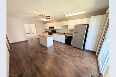 17604 Olive Avenue, Lake Milton, OH 44429 - Photo 12