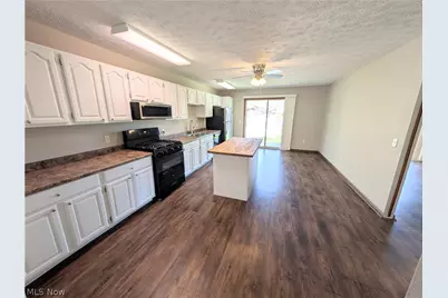 17604 Olive Avenue, Lake Milton, OH 44429 - Photo 10