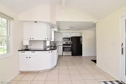 35755 Miles Road, Moreland Hills, OH 44022 - Photo 14