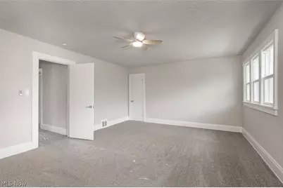 4940 E 106th Street, Garfield Heights, OH 44125 - Photo 18