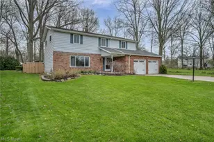26475 Sudbury Dr, North Olmsted, OH 44070 - Photo 2
