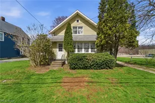 284 W Main Rd, Conneaut, OH 44030 - Photo 2