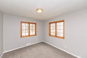 762 E 305th St, Willowick, OH 44095 - Photo 12