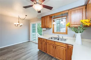 762 E 305th St, Willowick, OH 44095 - Photo 8