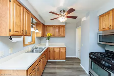 762 E 305th Street, Willowick, OH 44095 - Photo 6