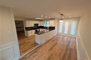 8645 Courtland Dr, Strongsville, OH 44149 - Photo 4