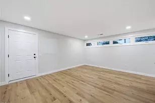 262 E 324th St, Willowick, OH 44095 - Photo 12