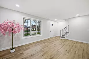 262 E 324th St, Willowick, OH 44095 - Photo 2