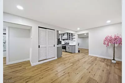 262 E 324th Street, Willowick, OH 44095 - Photo 8