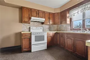 8625 4 Seasons Trail, Poland, OH 44514 - Photo 10