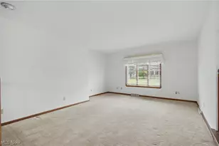 8625 4 Seasons Trail, Poland, OH 44514 - Photo 14