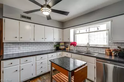 183 Castle Boulevard, Akron, OH 44313 - Photo 16