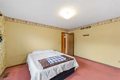 3869 Dayton Avenue, Lorain, OH 44052 - Photo 18