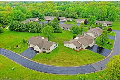 5180 Winthrop Drive, Austintown, OH 44515 - Photo 4