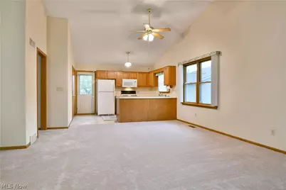 5180 Winthrop Drive, Austintown, OH 44515 - Photo 10
