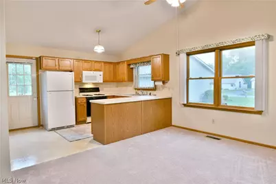 5180 Winthrop Drive, Austintown, OH 44515 - Photo 18