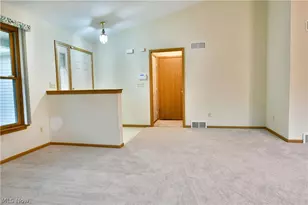 5180 Winthrop Dr, Austintown, OH 44515 - Photo 12