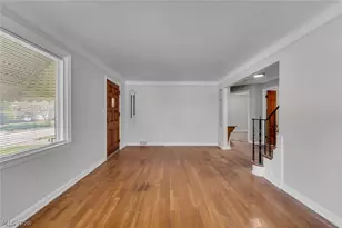 226 E 242nd St, Euclid, OH 44123 - Photo 12