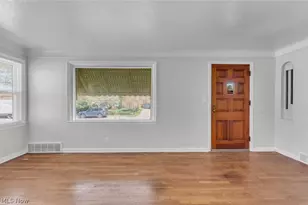 226 E 242nd St, Euclid, OH 44123 - Photo 10