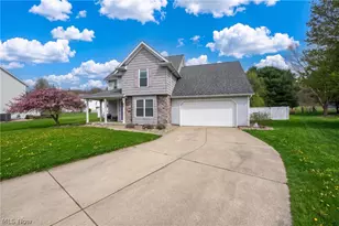 685 Willow Dale St NW, Bolivar, OH 44612 - Photo 2
