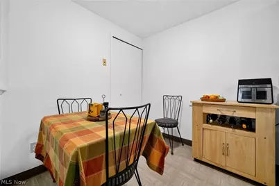 9751 Sunrise Boulevard #M10, North Royalton, OH 44133 - Photo 8