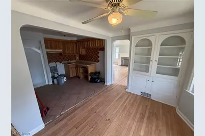 871 E 232nd Street, Euclid, OH 44123 - Photo 6