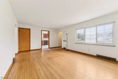 9340 Avery Road, Grandview Heights, OH 44147 - Photo 4