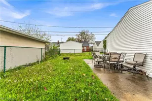 927 E 216th St, Euclid, OH 44119 - Photo 6