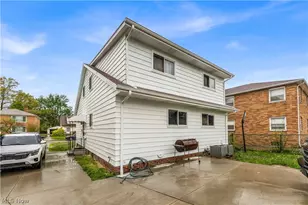 927 E 216th St, Euclid, OH 44119 - Photo 4