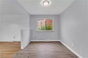 927 E 216th St, Euclid, OH 44119 - Photo 20