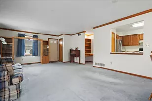 145 Michael Ln, Cuyahoga Falls, OH 44223 - Photo 4