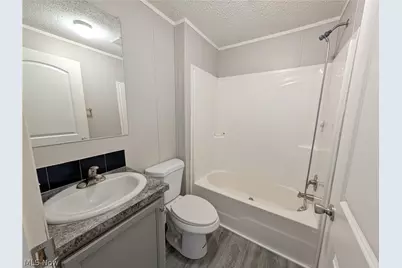 135 Kenny Brook Lane, Elyria, OH 44035 - Photo 8