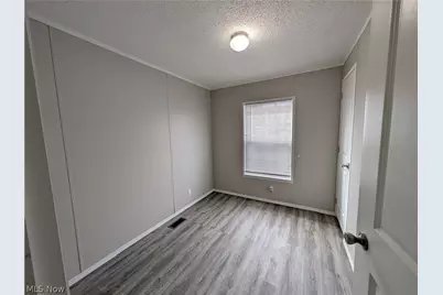 135 Kenny Brook Lane, Elyria, OH 44035 - Photo 6