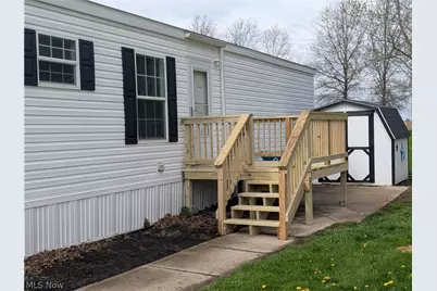 135 Kenny Brook Lane, Elyria, OH 44035 - Photo 2