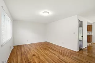 513 Lynnview Dr, Sagamore Hills, OH 44067 - Photo 2