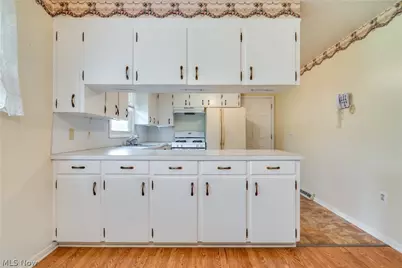 6444 Akron Avenue NW, Canal Fulton, OH 44614 - Photo 10