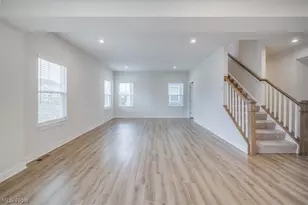 36270 Lands End Dr, North Ridgeville, OH 44039 - Photo 10