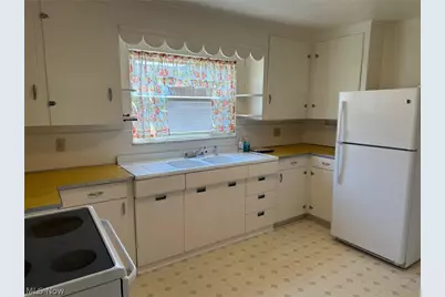 2407 36th Street, Parkersburg, WV 26104 - Photo 12