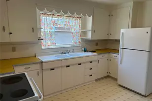 2407 36th St, Parkersburg, WV 26104 - Photo 12