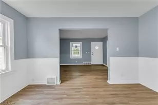 1401 E 219th St, Euclid, OH 44117 - Photo 8