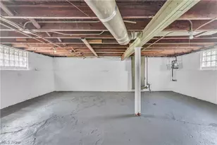 1401 E 219th St, Euclid, OH 44117 - Photo 22