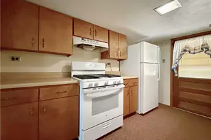 1181 Clement Ave, Belpre, OH 45714 - Photo 10