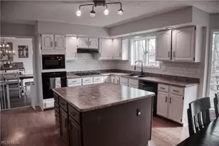 10621 Sherwood Trail, North Royalton, OH 44133 - Photo 4