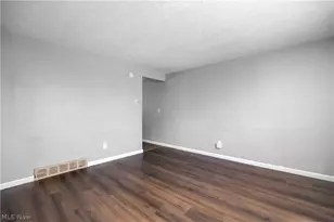 1627 E 33rd St, Lorain, OH 44055 - Photo 4