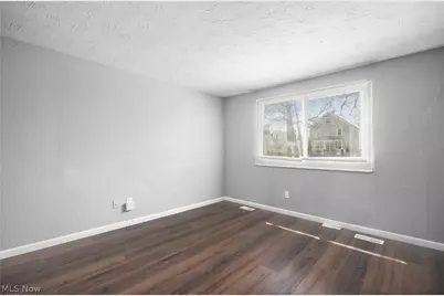 1627 E 33rd Street, Lorain, OH 44055 - Photo 6
