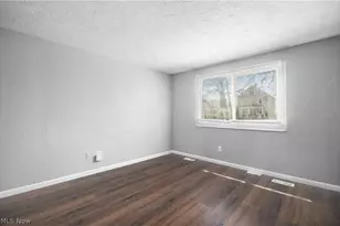 1627 E 33rd St, Lorain, OH 44055 - Photo 6