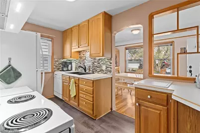 6394 Westminster Drive, Parma, OH 44129 - Photo 8